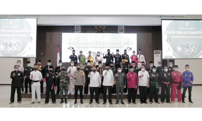 Perguruan Pencak Silat Se-Jember Komit Bersatu dan Berprestasi